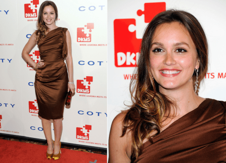 Leighton Meester con un abito monospalla Vera Wang