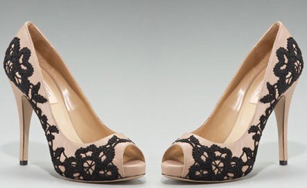Ricami delicati per le scarpe Valentino, incantevoli e romantiche!