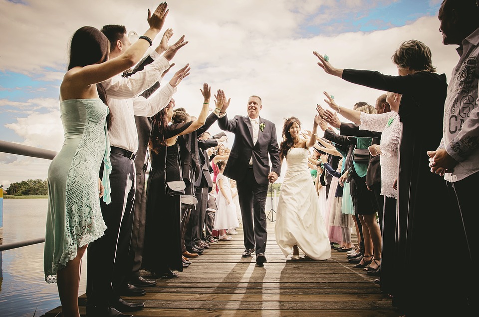 Tanti Modi Per Fare Auguri A Un Matrimonio Simpatici Divertenti E Spiritosi Pourfemme