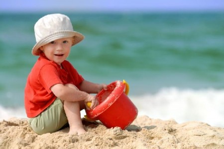 bimbo in spiaggia poesie mare