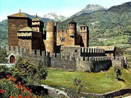 Vacanze in montagna per visitare i castelli della Valle d’Aosta