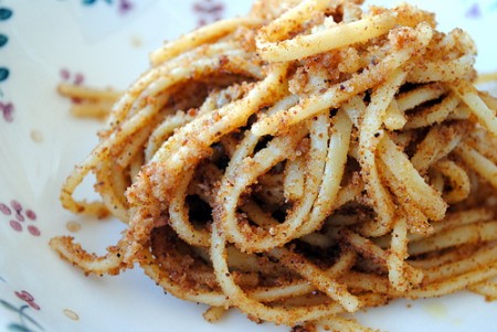 La pasta con la mollica, un primo veloce e delizioso