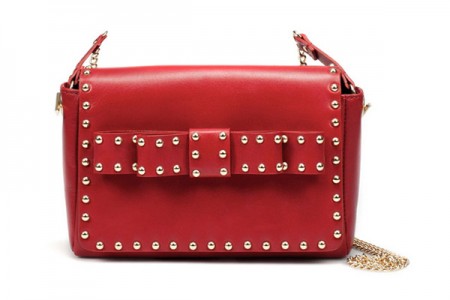 Borse Zara: la tracolla rossa con borchie rock e fiocco romantico