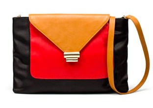 La linea di borse Zara continua a premiare il color block: ecco l’ultima tracolla colorata!
