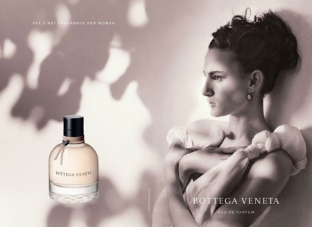 L’adv del profumo Bottega Veneta con Nine D’Urso, la figlia di Ines De La Fressange