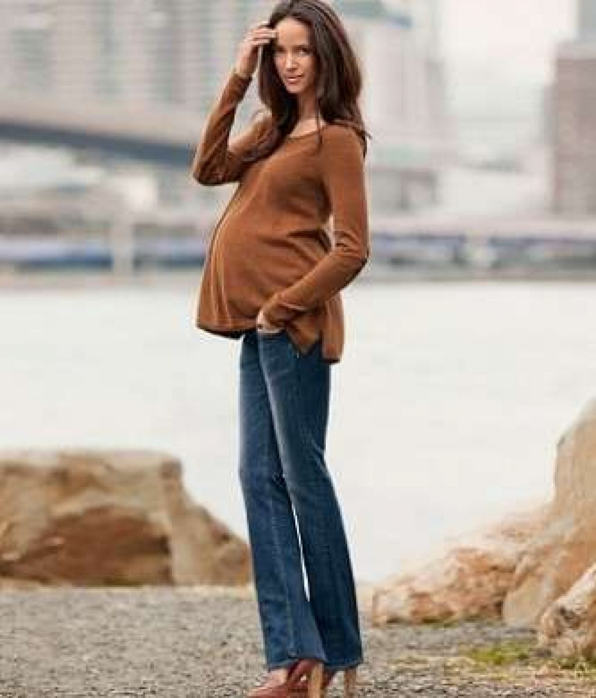 H\u0026M lancia una linea di jeans premaman per future mamme easy e alla moda! |  Pourfemme