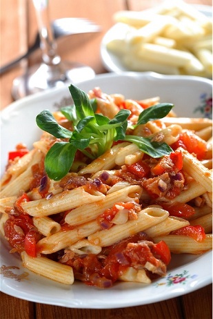 Pasta veloce al tonno, ricetta estiva e facilissima