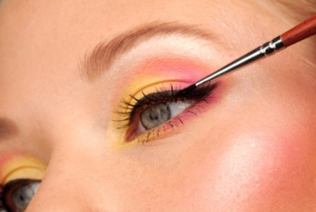 Ecco come applicare l’eyeliner in gel senza sbavature