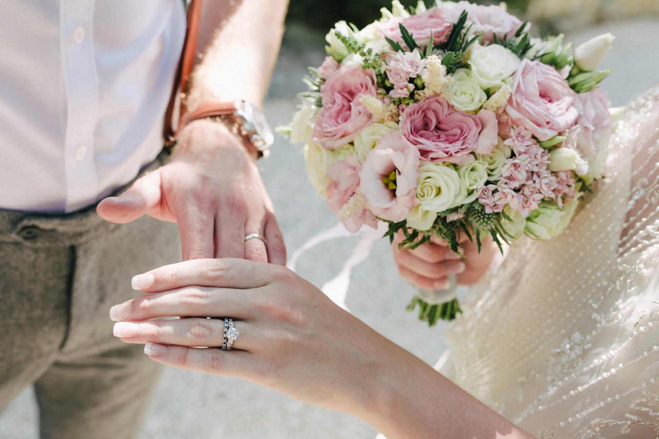 Le frasi di matrimonio dei poeti più famosi per celebrare il grande giorno