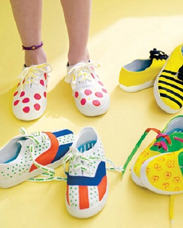 Come decorare le sneakers con i colori per stoffa