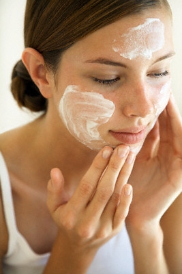 Con il caldo è difficile scegliere la crema viso più adatta per la vostra pelle? Ecco cosa fare!
