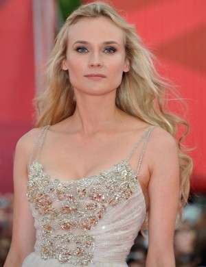 Diane Kruger brilla a Venezia, look perfetti Chanel e Elie Saab