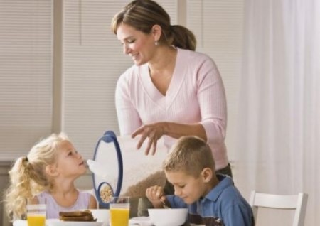 Vietato saltare la colazione per contrastare l’obesità infantile