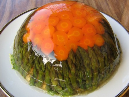 La ricetta light della ciambella di verdure in gelatina