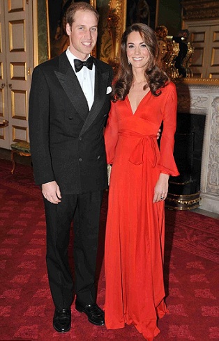 Kate Middleton bellissima in rosso con un abito Beulah London che è già un cult!