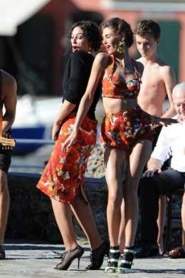 Monica Bellucci e Bianca Balti posano insieme a Portofino per Dolce & Gabbana