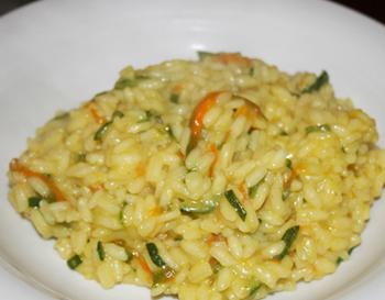 Cucinare con i fiori: per la vostra tavola la ricetta del risotto con i fiori di zucca