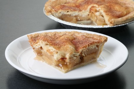 La ricetta autunnale della torta viennese alle mele