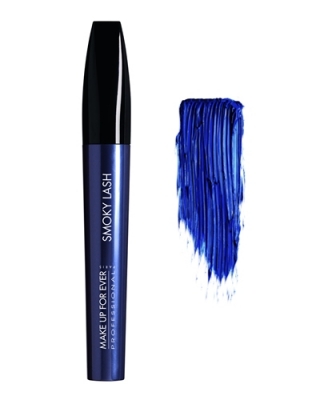 Per il prossimo inverno anche il mascara si tingerà di blu per un trucco super cool!