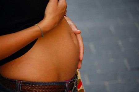 Eliminare il gonfiore addominale con i cibi giusti: ecco come fare