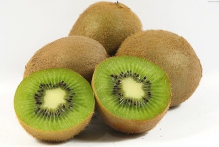 La dieta contro l’ipertensione deve prevedere 3 kiwi al giorno