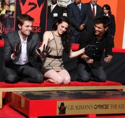 Kristen Stewart, Robert Pattinson e Taylor Lautner sulla “Walk of fame”