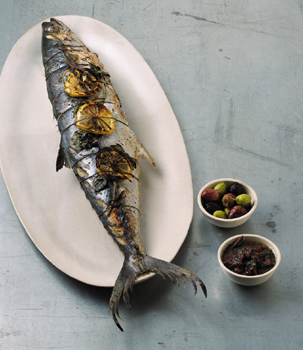 La ricetta light dello sgombro al profumo mediterraneo