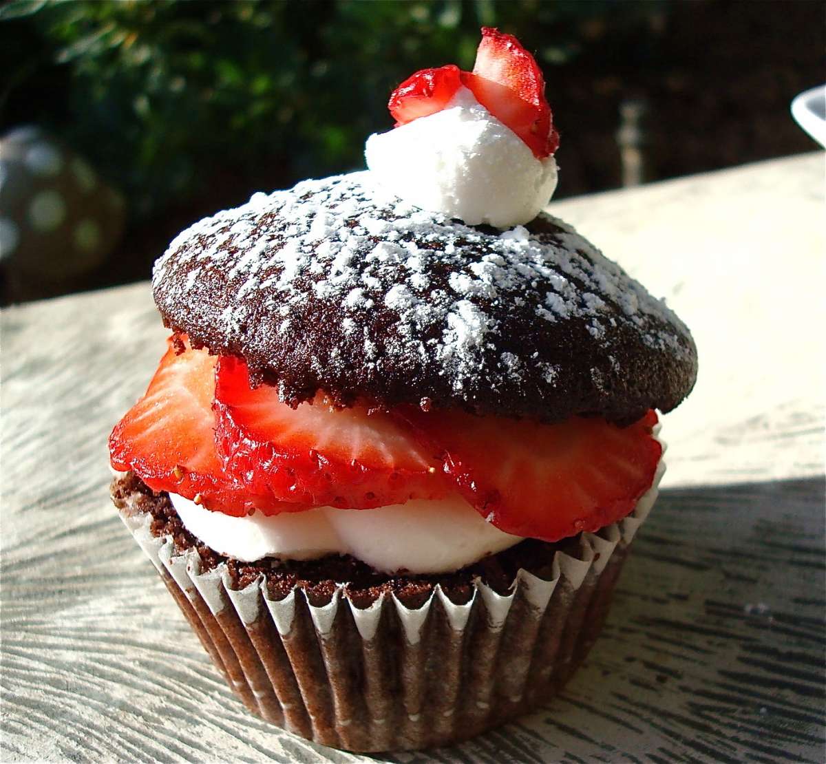 Dolci Natale fragole e cioccolato cupcake