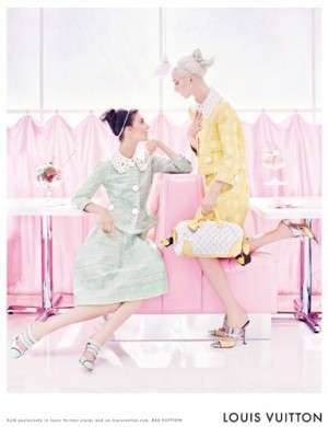 Louis Vuitton, romanticismo e dolcezza per l’adv primavera estate 2012