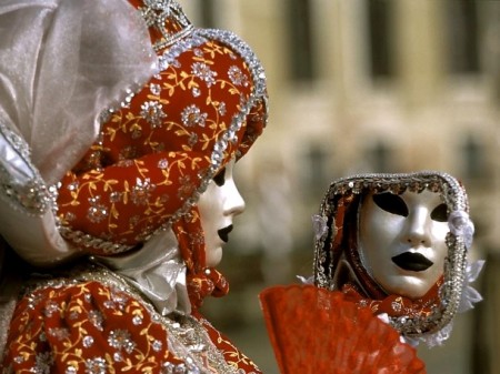 Carnevale 2012 a Venezia: in laguna tutto diventa teatro in maschera…