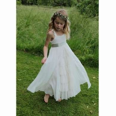 Gli abiti per le piccole damigelle della sposa, vediamo come sceglierli  [FOTO] | Pourfemme