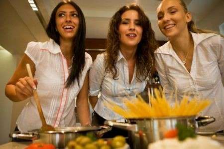 La dieta mediterranea è seguita meglio da chi guarda la Tv ed è più informato