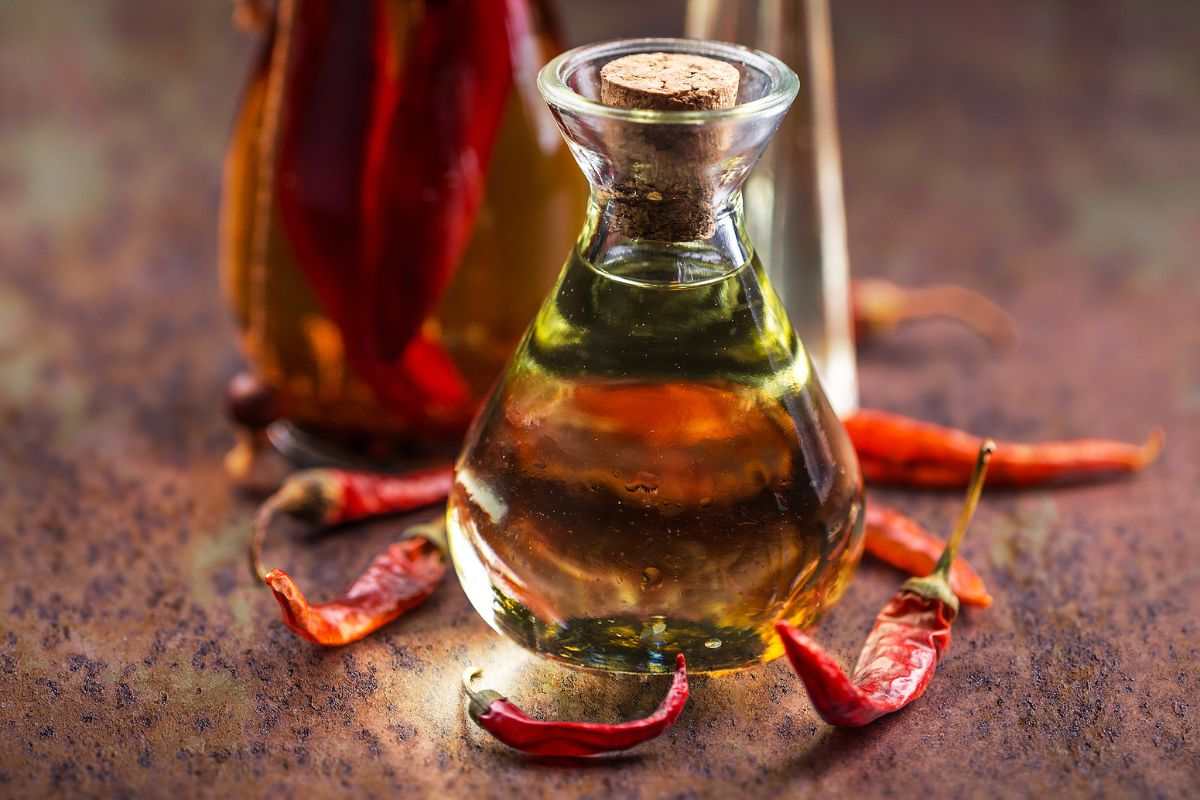 olio peperoncino contenitore