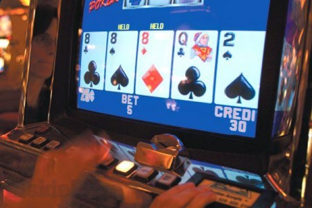 Il gioco d’azzardo è una dipendenza di cui soffre ormai 1 milione di italiani, è allarme sociale