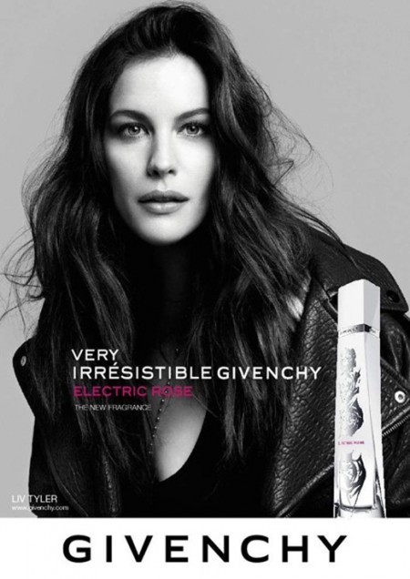 Givenchy: il profumo ‘Very Irresistible Electric Rose’ con Liv Tyler