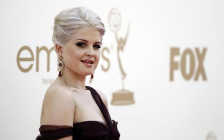 Capelli grigi per Kelly Osbourne: “Ecco perchè ho scelto questo colore”