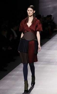 Milano Fashion Week A/I 2012-13: Fendi presenta una donna “barbarica” ma glam [Foto]
