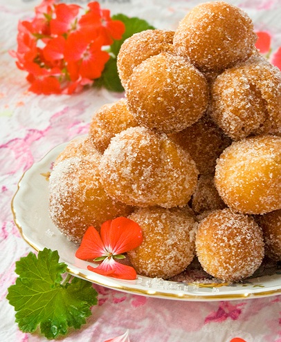 Le frittelle di Carnevale con pane e uvetta