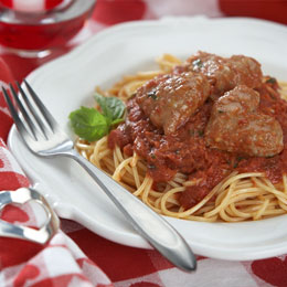 San Valentino: gli spaghetti con le polpette a forma di cuore