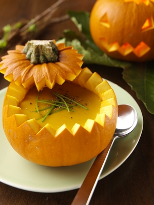 La ricetta light della zuppa con zucca e farro