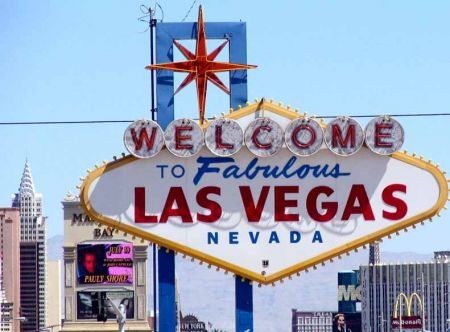 Come sposarsi a Las Vegas: quanto costa e quali documenti servono