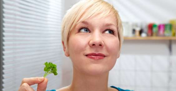 Rimedi naturali per eliminare i cattivi odori in cucina