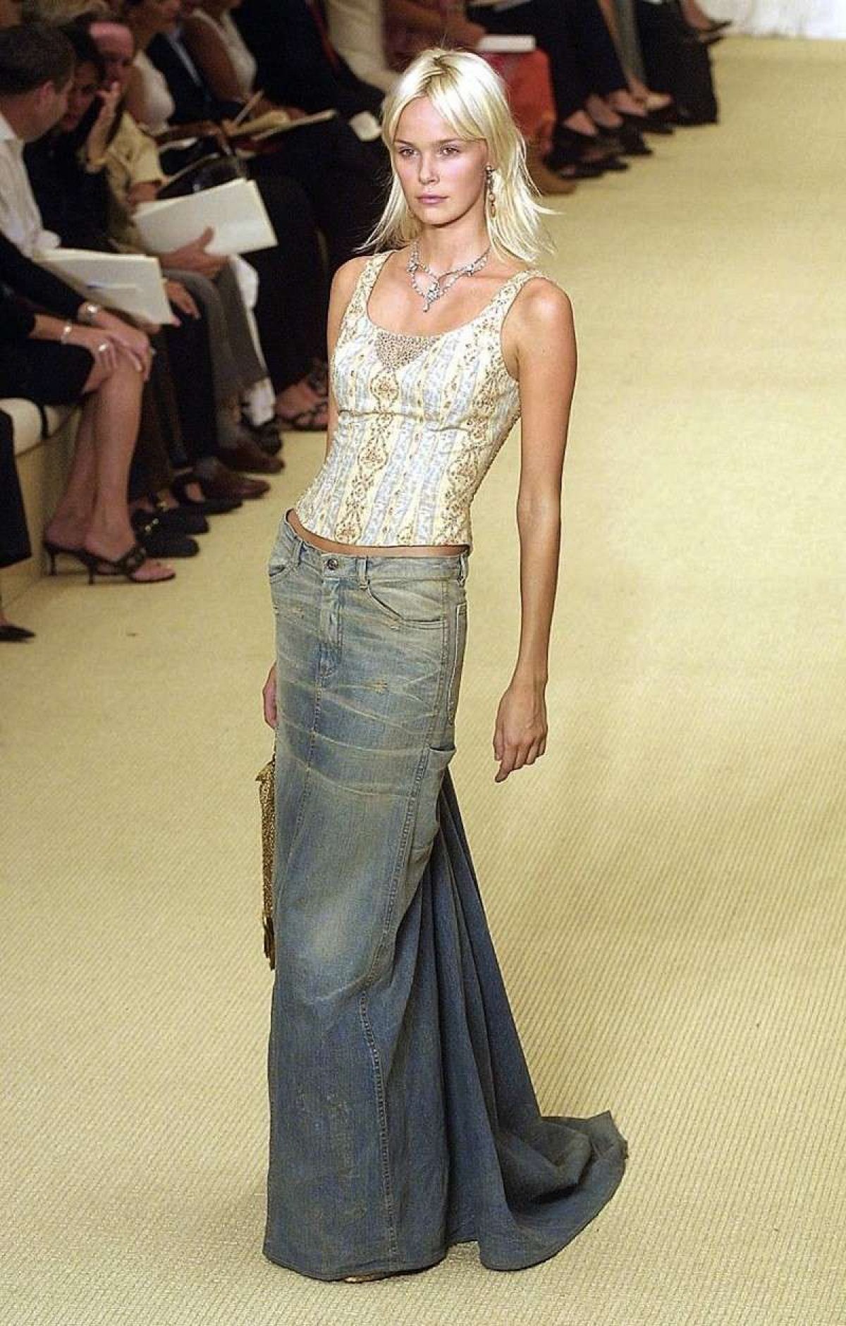 Gonna di jeans: come portarla [FOTO] | Pourfemme