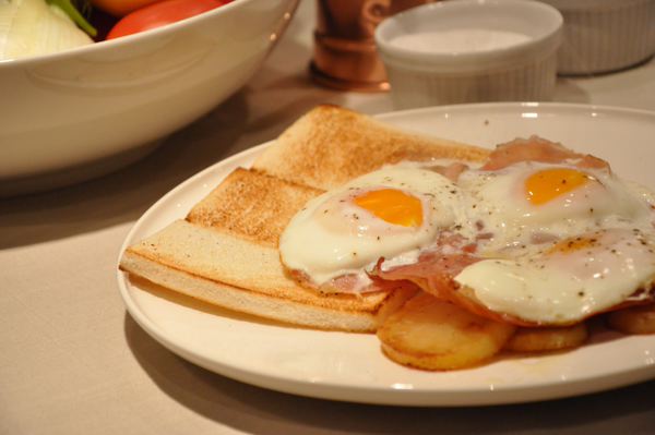 Perdere peso mangiando uova a colazione