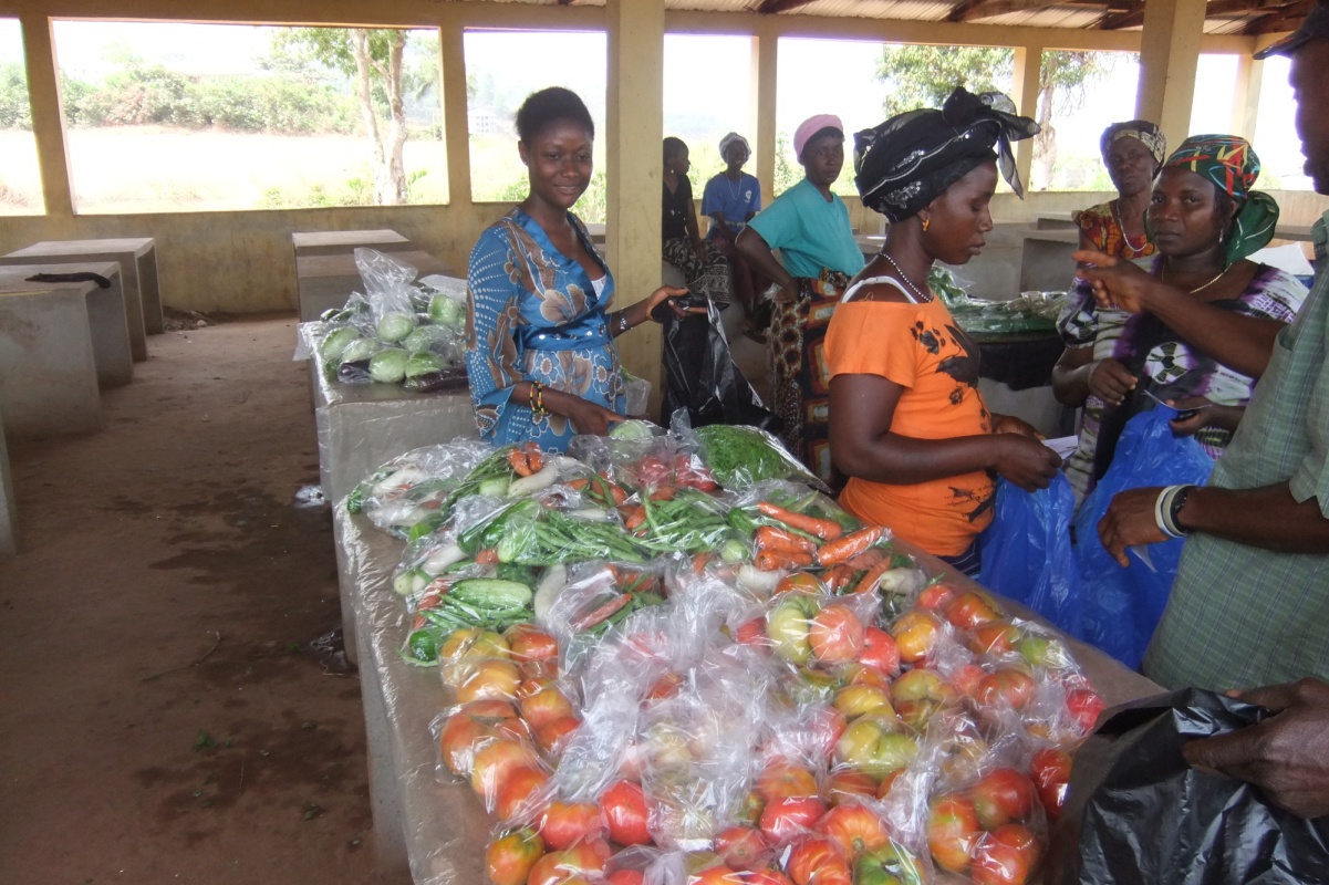 Coopi sostiene le donne della Sierra Leone