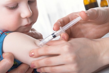 Vaccino esavalente: quali sono i rischi?