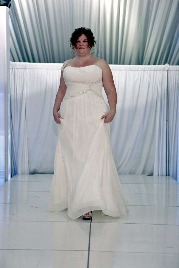 Abito da sposa cercasi XXL, cosa fare se la sposa è curvy [FOTO]