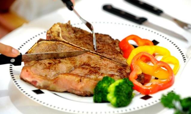 Dieta iperproteica dimagrante: esempio e cosa mangiare