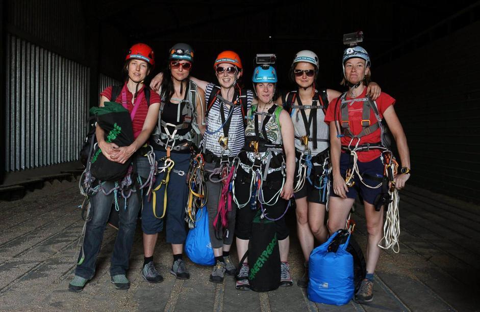 Attiviste di Greenapeace scalano The Shard a Londra