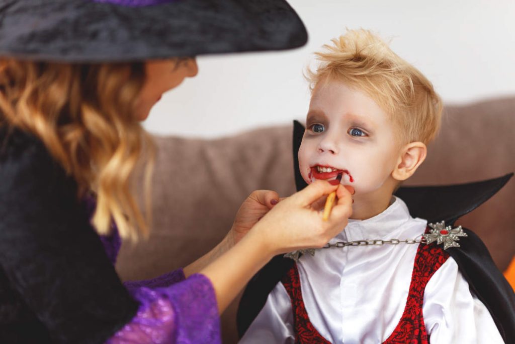 bambino halloween vampiro